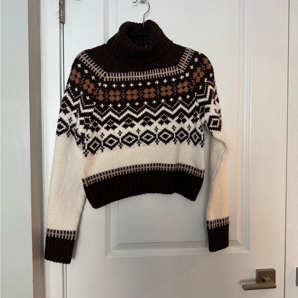 American Eagle Brown and Cream Patterned Fair Isle Turtleneck Sweater